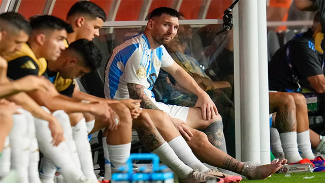 Messi đang gặp vấn đề với mắt cá